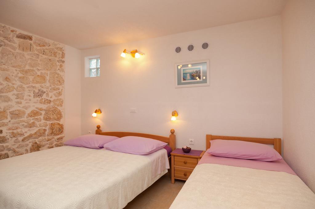 Apartments Mande And Kate Baška Voda Habitación foto
