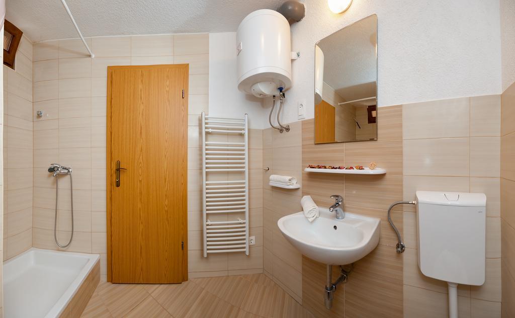 Apartments Mande And Kate Baška Voda Habitación foto