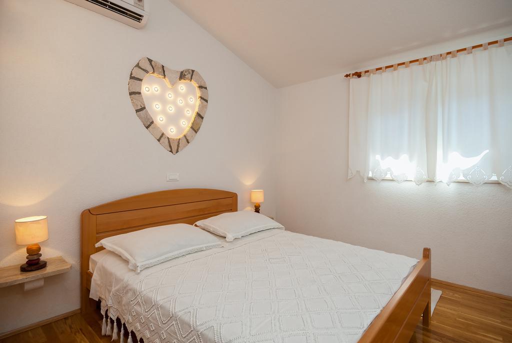 Apartments Mande And Kate Baška Voda Habitación foto