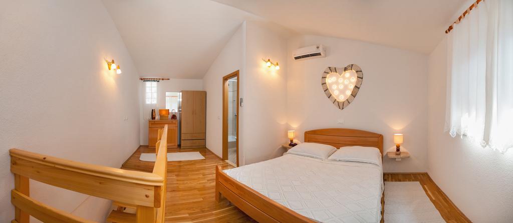 Apartments Mande And Kate Baška Voda Habitación foto