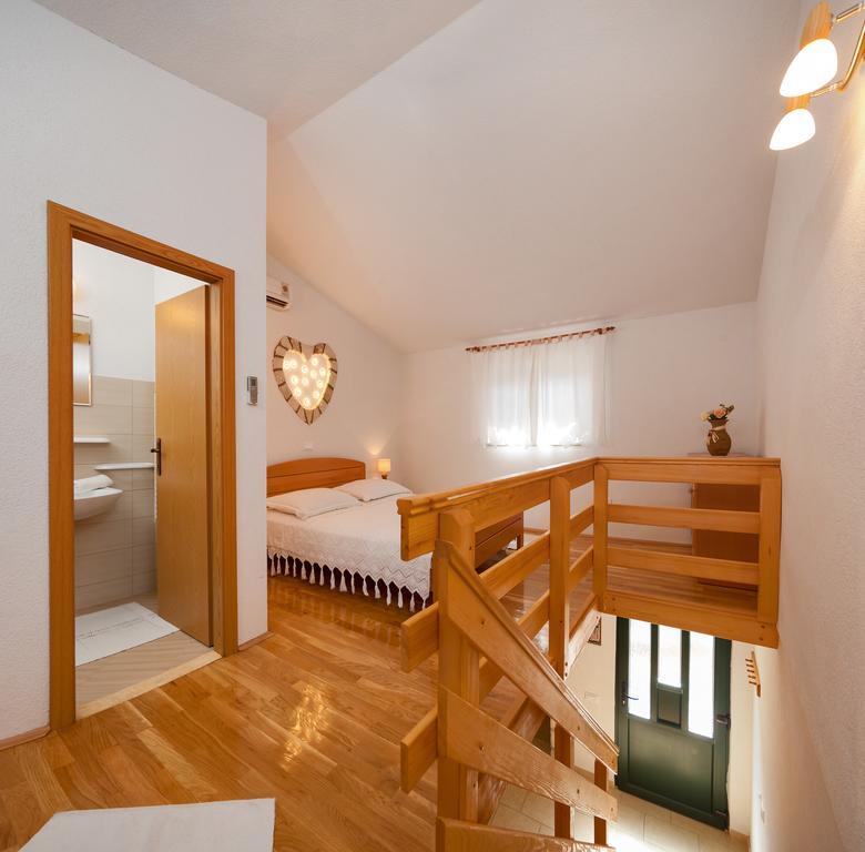 Apartments Mande And Kate Baška Voda Habitación foto